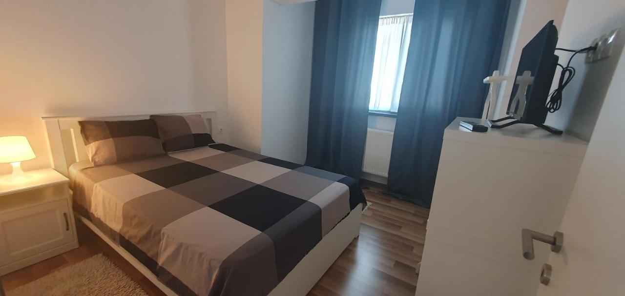 Welcome In Central Pitesti Apartman Kültér fotó